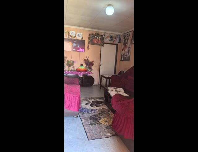 2 BEDROOM APARTMENT FOR SALE IN COMMERCIA